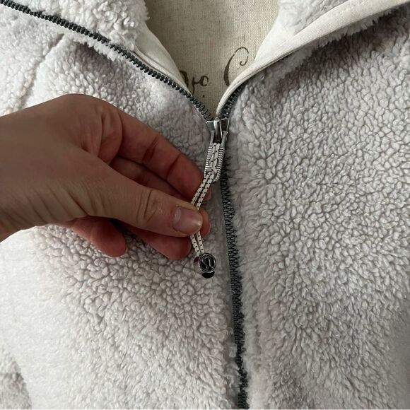 Lululemon Sherpa oversized scuba funnel neck bone size xs/s - Picture 2 of 4